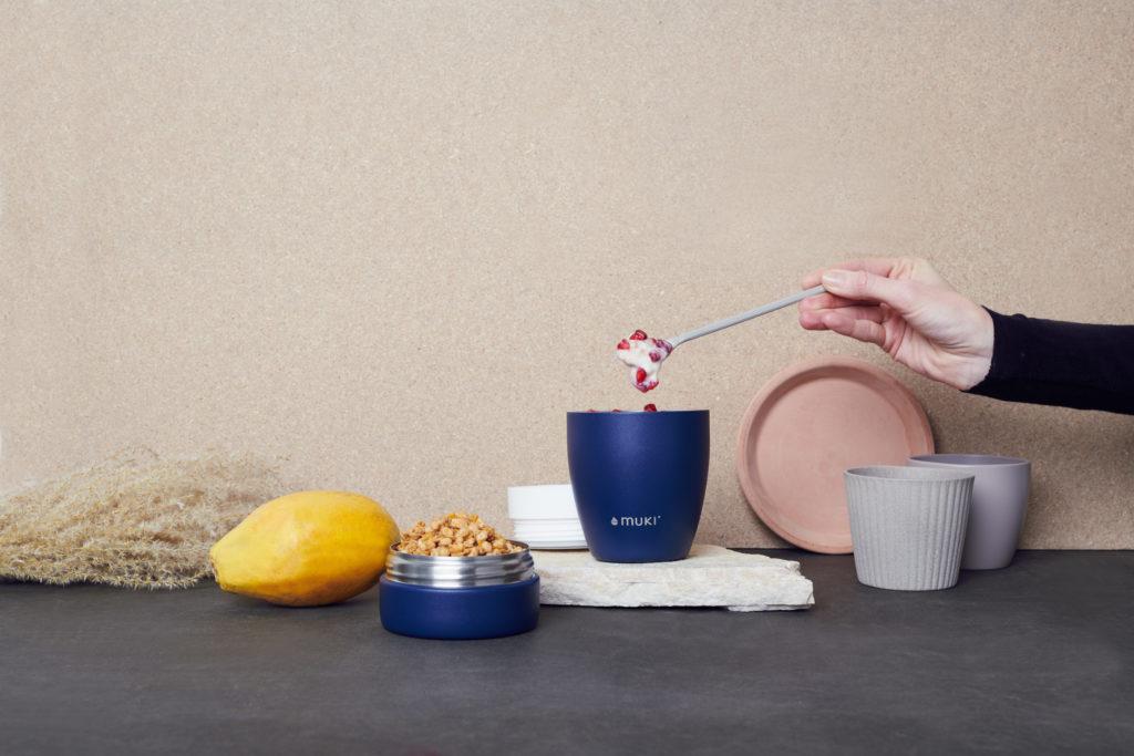 Blauer muki Pot mit Löffel