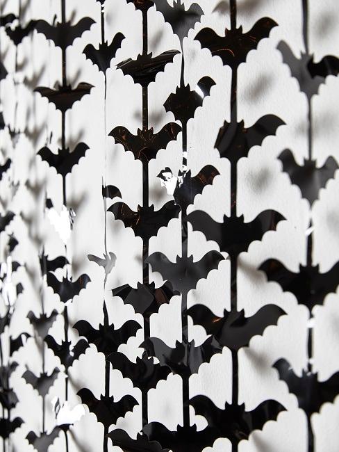 Bat garland black