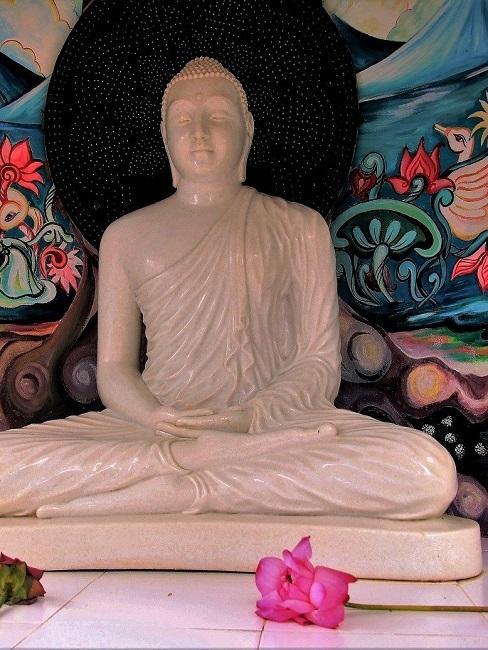 Buddha aus Alabaster