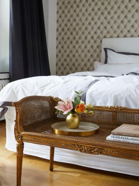 bench-interior Banc en rodin dans chambre classique