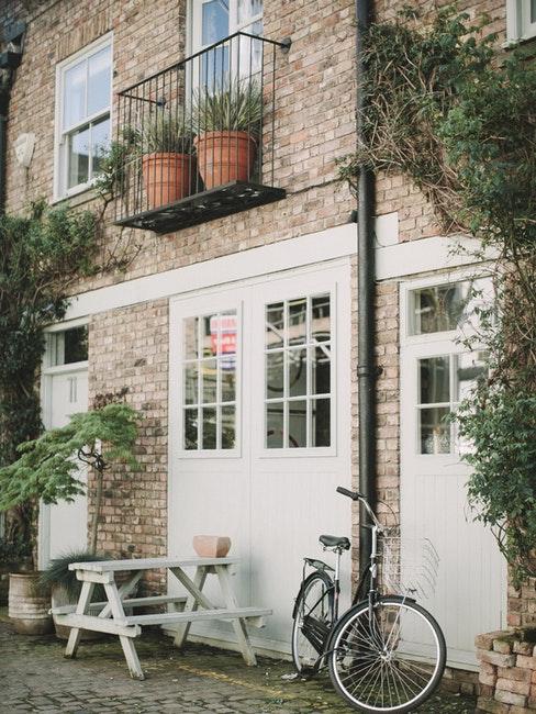 Maison-de-célébrités Jolie maison londonienne en pierre avec vélo devant