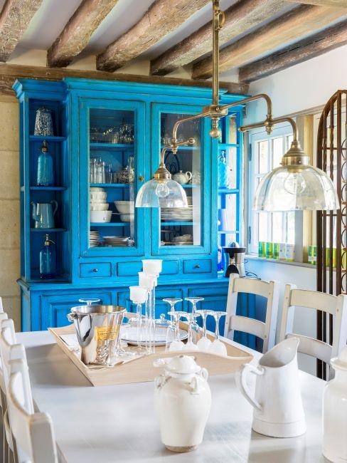 Maison-de-campagne Salle à manger style maison de campagne avec une belle vitrine bleue