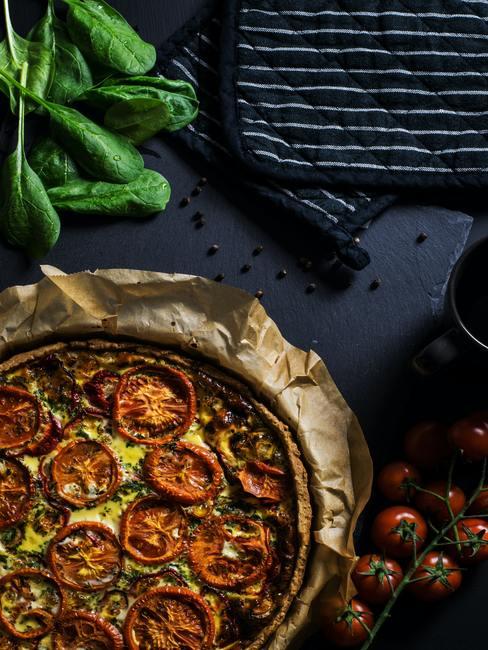 Tarta z pomidorami i inne przepisy na lato