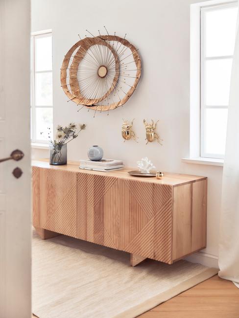 Dekoracja ścienna z drewna w salonie rustic