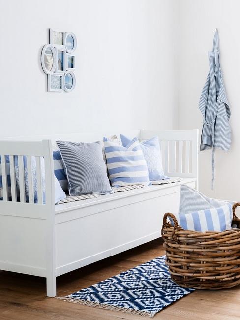 Wohnzimmer Landhausstil Bank maritim Deko