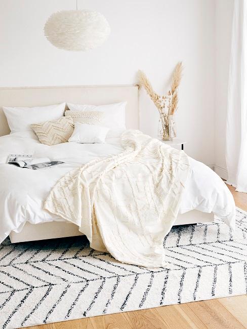 Weißes Schlafzimmer im Boho Stil