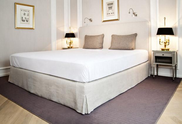 Bett im Schlafzimmer