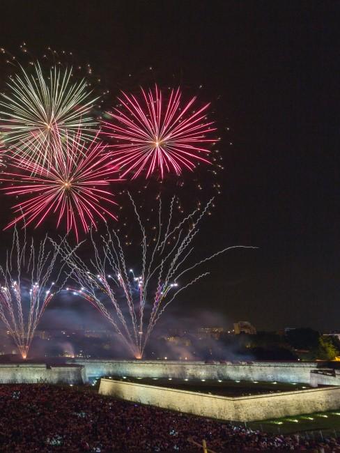 sanfermines-banner fuegos artificiales en San Fermín