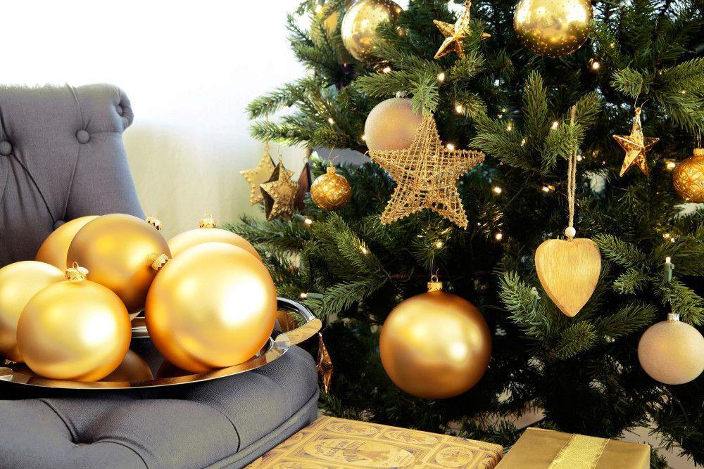 Dalani, Natale, Come addobbare Casa, Palline Dorate e Lucine Dalani, Natale, Casa, Colori, Decorazioni, Idee, Fai da Te