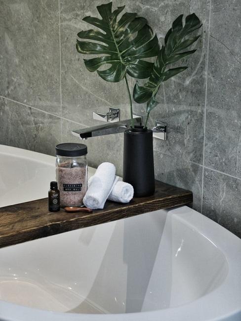 šedá koupelna inspirace