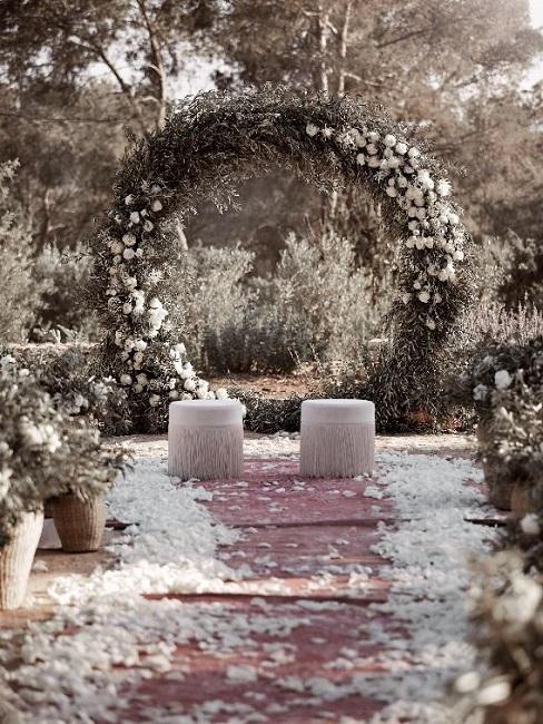 Gartenhochzeit Delia Poufs Teppich Deko