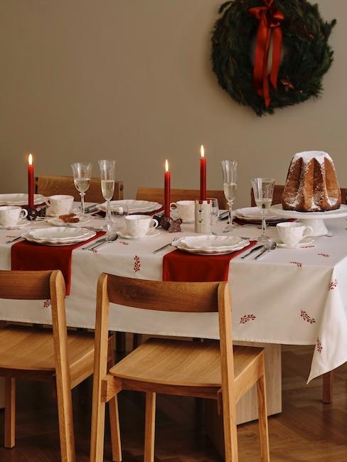 Traditionelle Tischdeko an Weihnachten