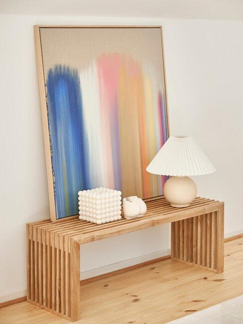 Große bunte Wandbilder dekorieren