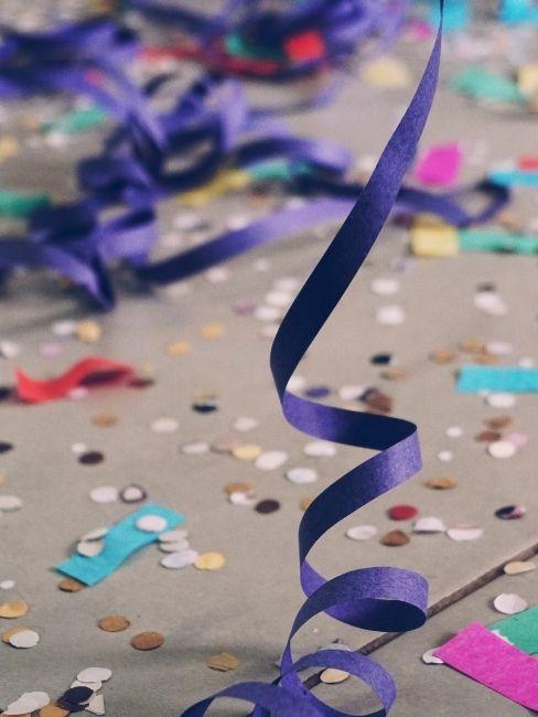 Carnaval confeti Confetti y cintas de colores carnaval