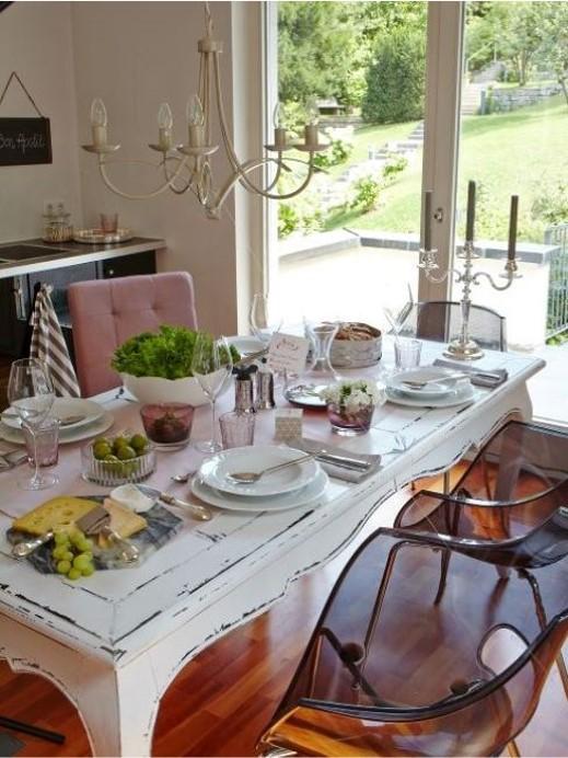 comedor con mesa y sillas varios estilos