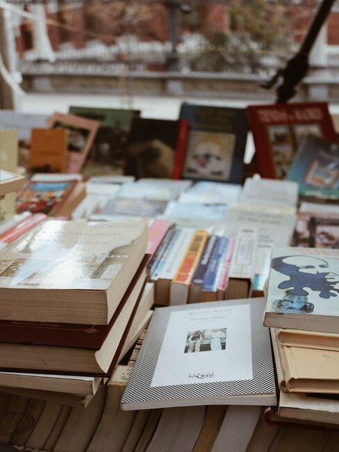 mercadillos-alternativos-banner Libros usados en un puesto de mercadillo