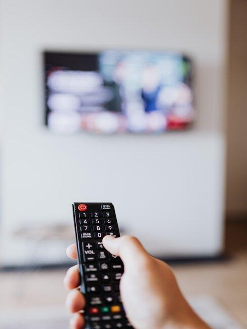 series-netflix-banner mano y mando de television