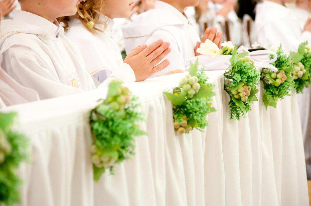 niños promera comunión iglesia