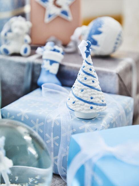 cajas de regalos azules