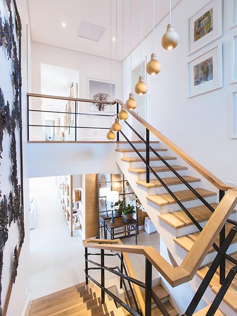 Lofe grand escalier avec suspensions