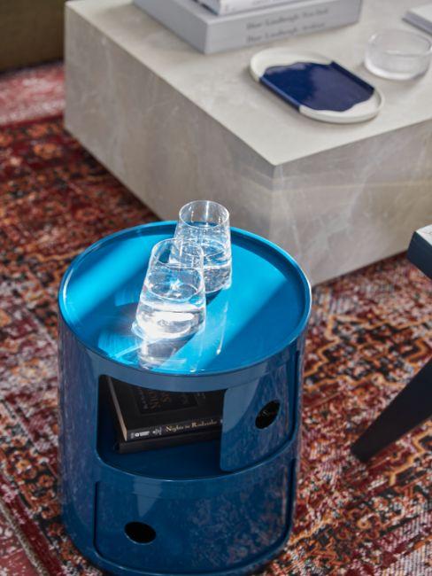Table basse rangements bleu cobalt verres