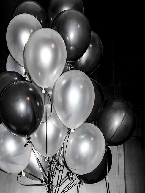 bouquet de ballons noirs et blancs