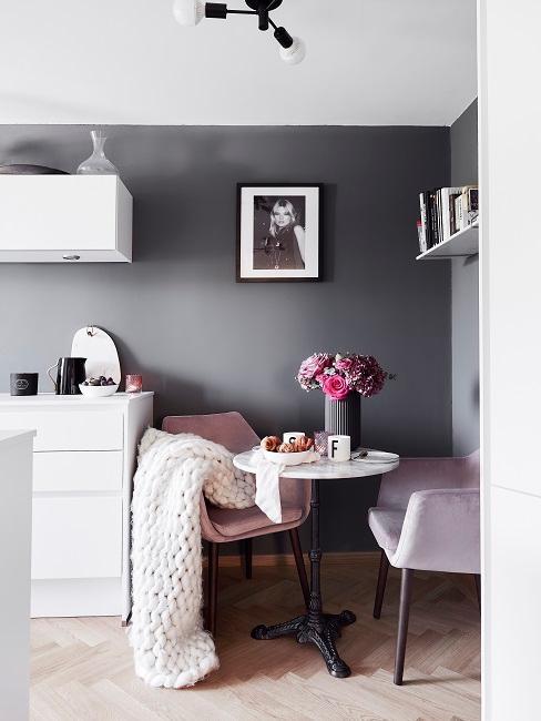 mur peint en gris