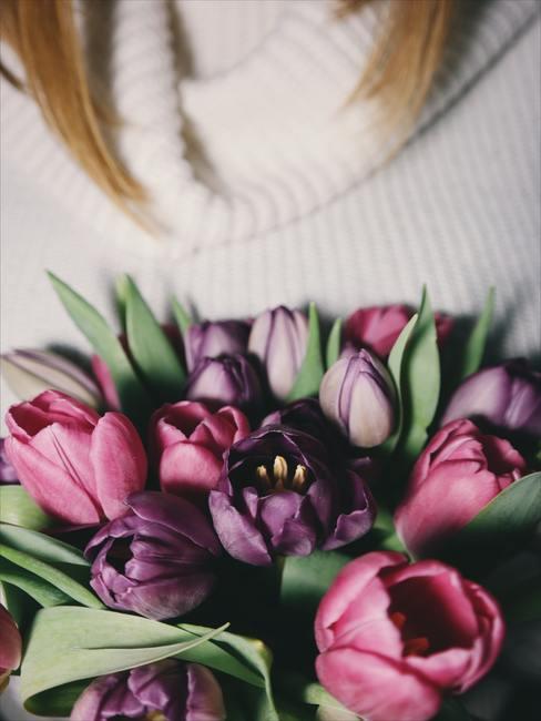 bouquet de tulipes dans les tons roses