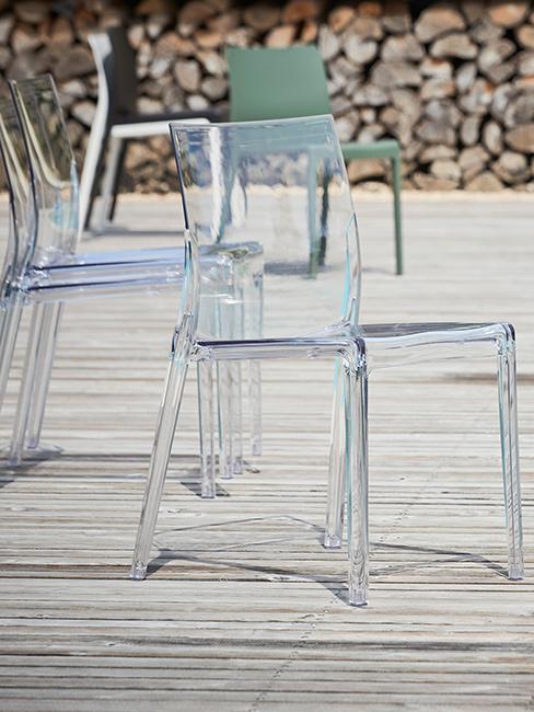 chaises transparentes extérieures