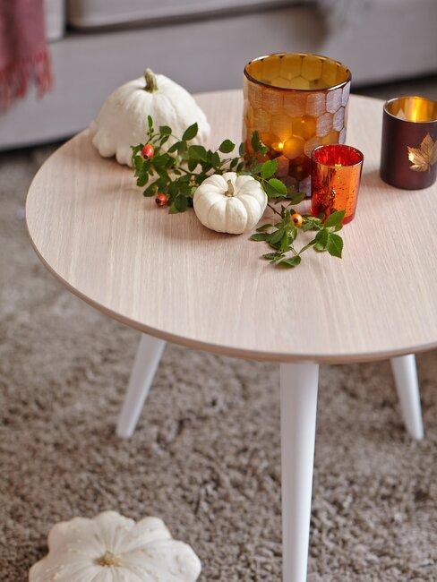 table d'appoint avec déco d'automne