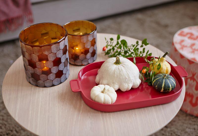 table d'appoint avec courges et citrouille en déco d'automne