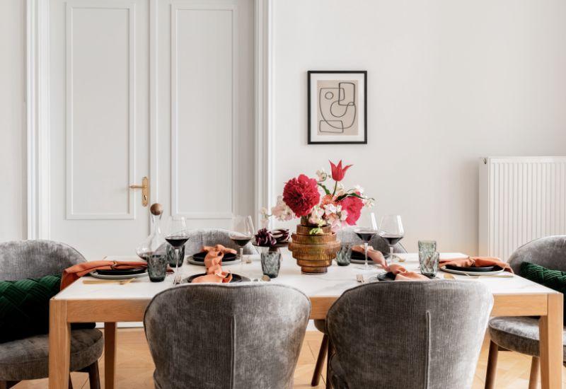 table à manger avec verres en verre fumé 3