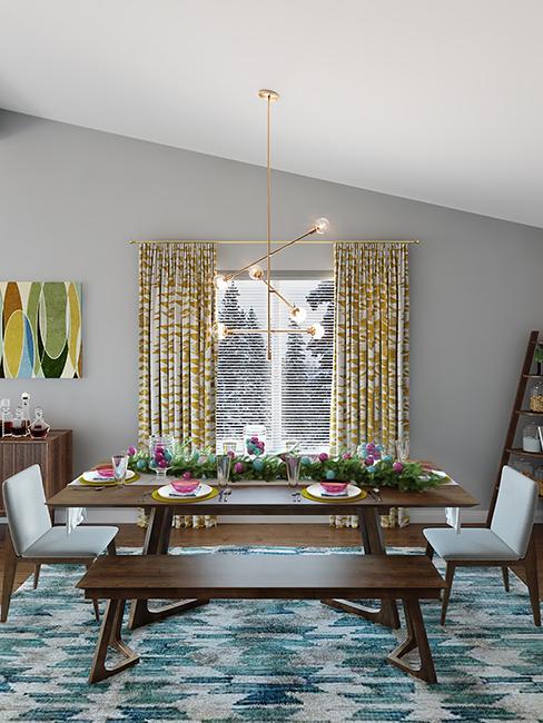 salle à manger avec grande table en bois