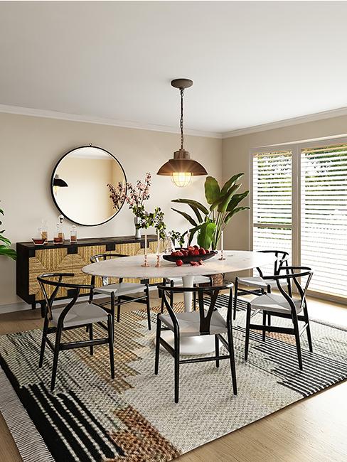 salle à manger avec table ronde