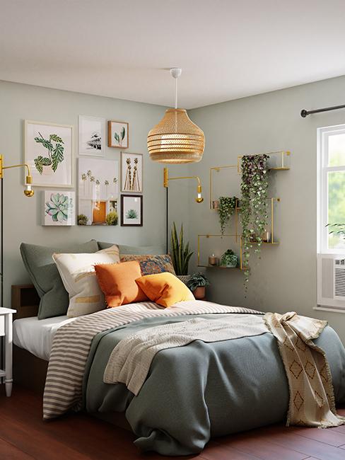 chambre tendance avec mur de cadres