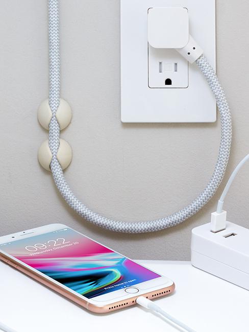 telephone entrain de charger