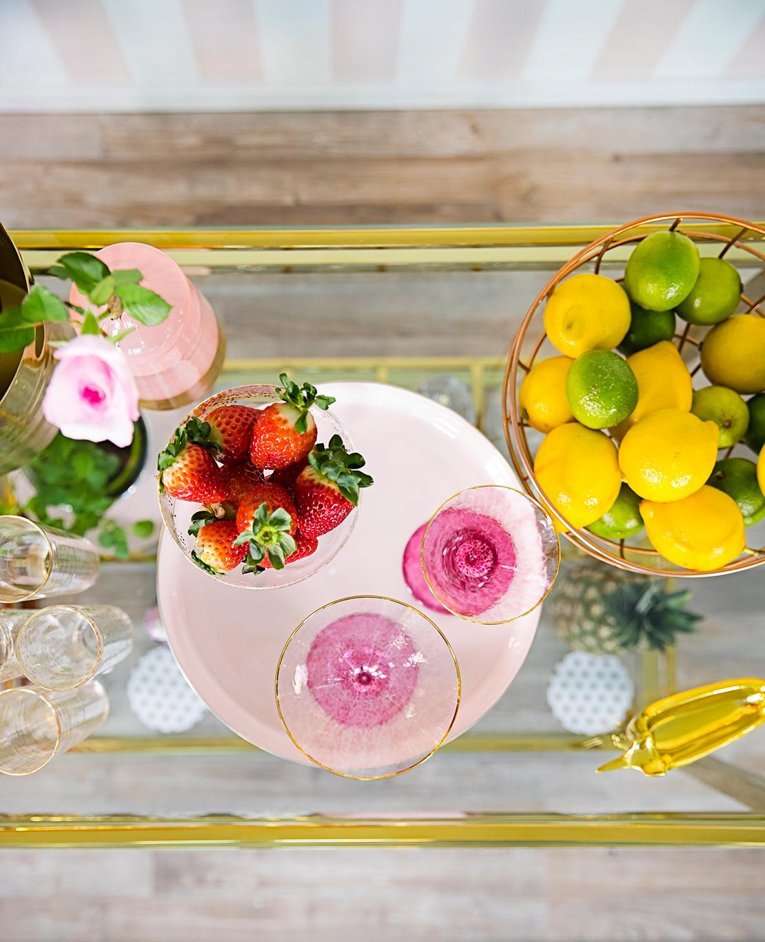 Apéritif avec fruits et cocktails