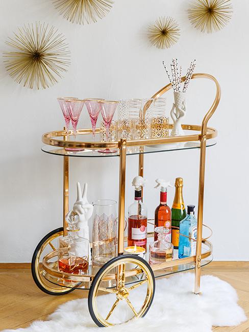 chariot en métal doré