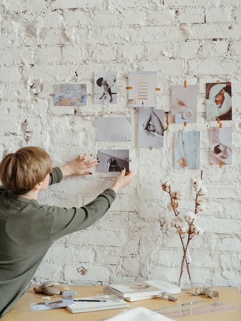 mur, tableau d'affichage, bouquet fleurs séchées