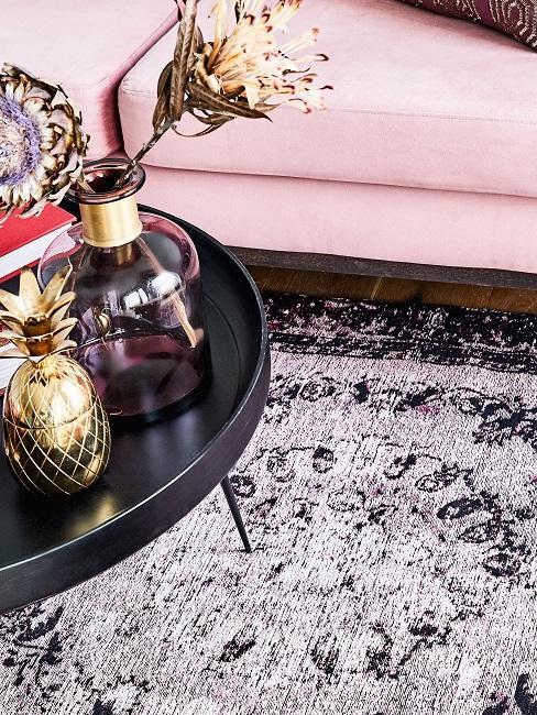 salon retro avec tapis vintage