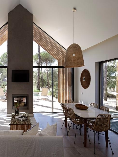 Salle à manger ouverte sur le salon