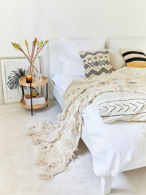 chambre blanche et crème stle boho chic avec motifs ethniques