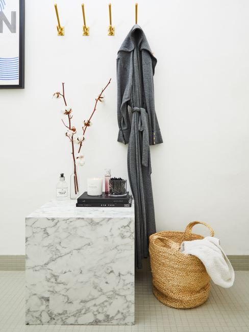 salled de bain avec meuble en marbre