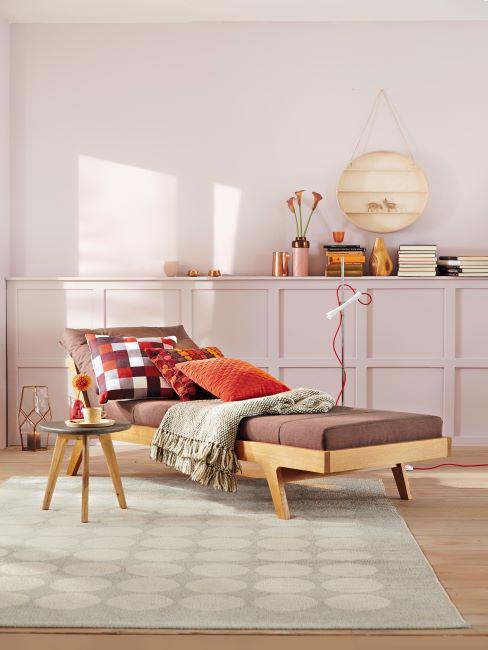 Lit-banquette Salle de séjour moderne avec lit-banquette et table d'appoint scandinaves