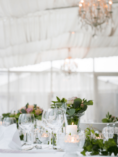 décoration de table de mariage blanche