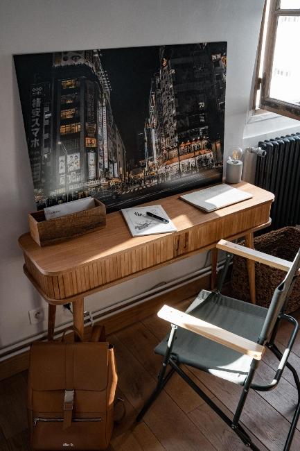 Bureau en bois avec photo japon