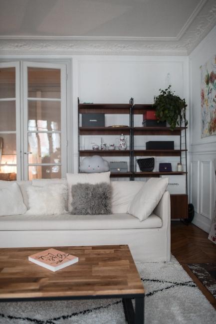 canapé blanc dans appartement trendy de Dressingleeloo