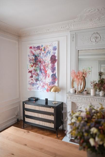 commode en cannage viennois dans appartement trendy de Dressingleeloo