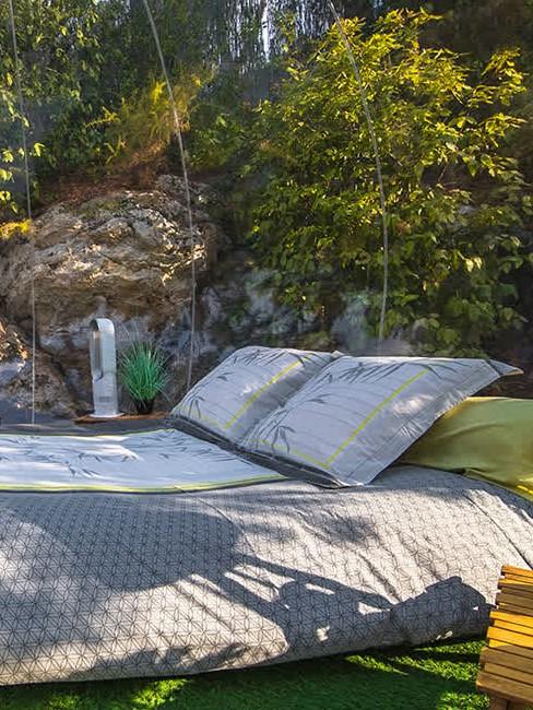 lit dans la bulle transparente