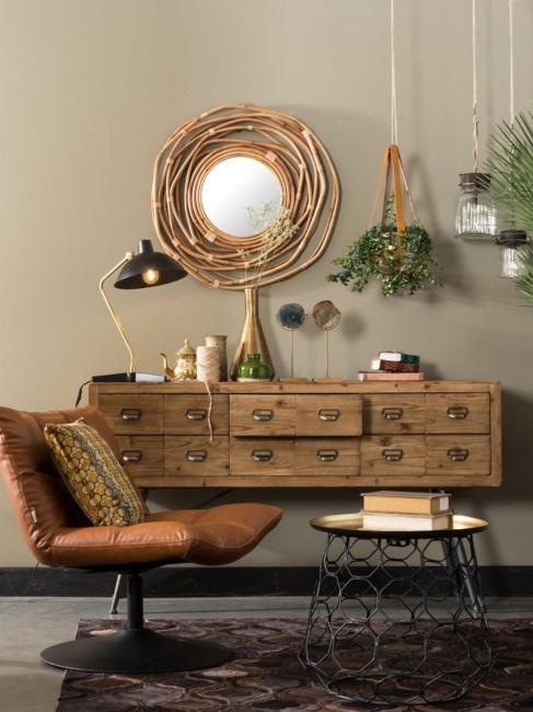commode-industrielle-4-1 commode industrielle en bois avec objets décoratifs
